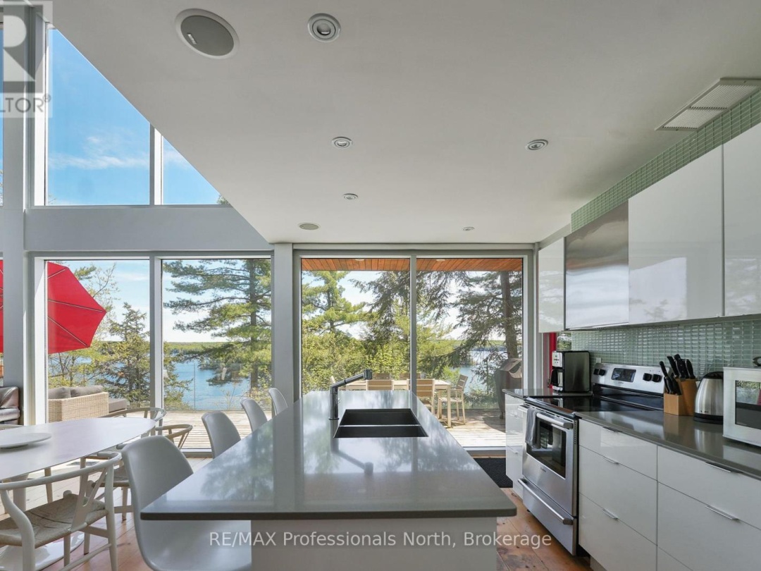 1004 Lipton Drive, Kennisis Lake