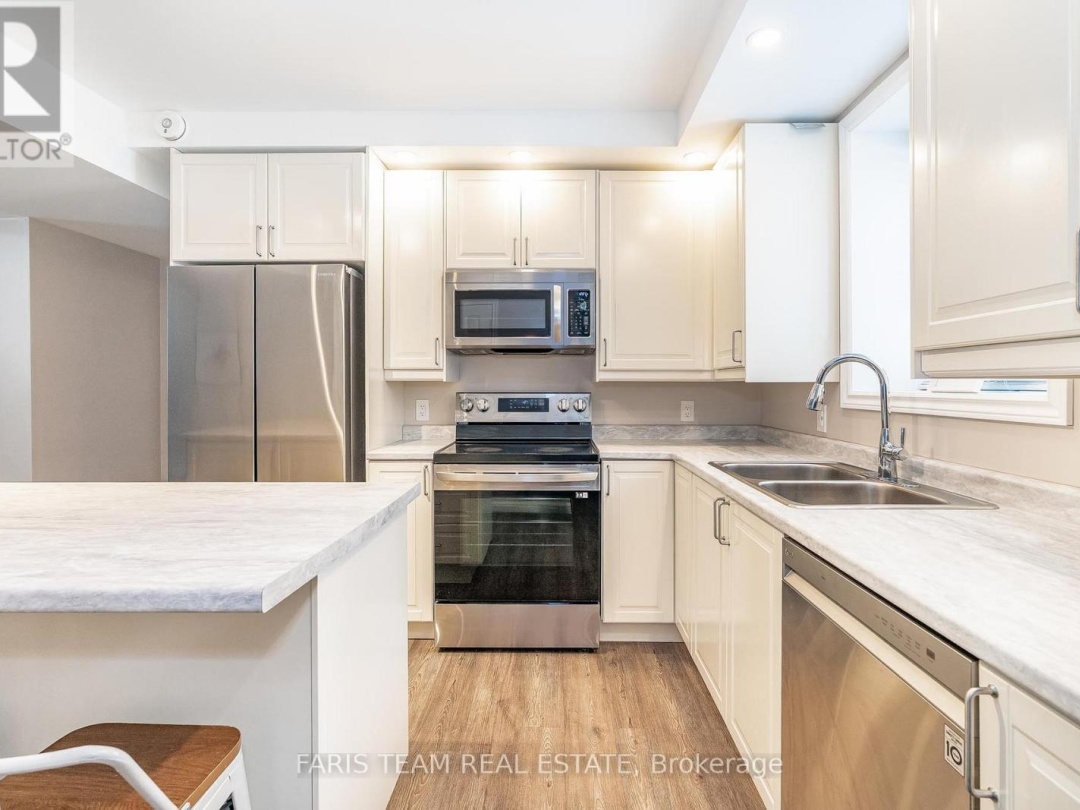 2082 CENTRE AVENUE, 