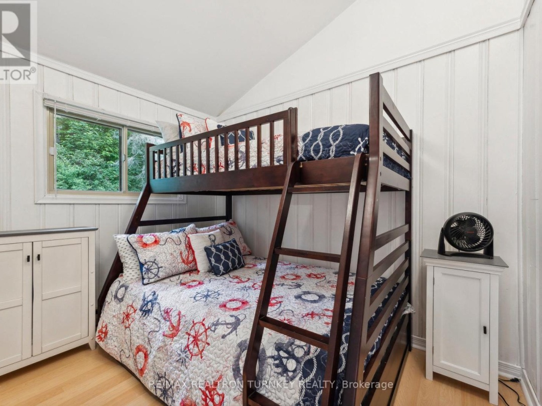 310 Northern Avenue, Big Bald Lake