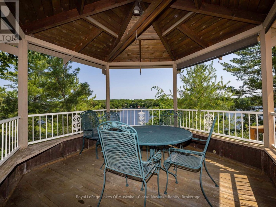 104 POINTS OF VIEW ROAD, 