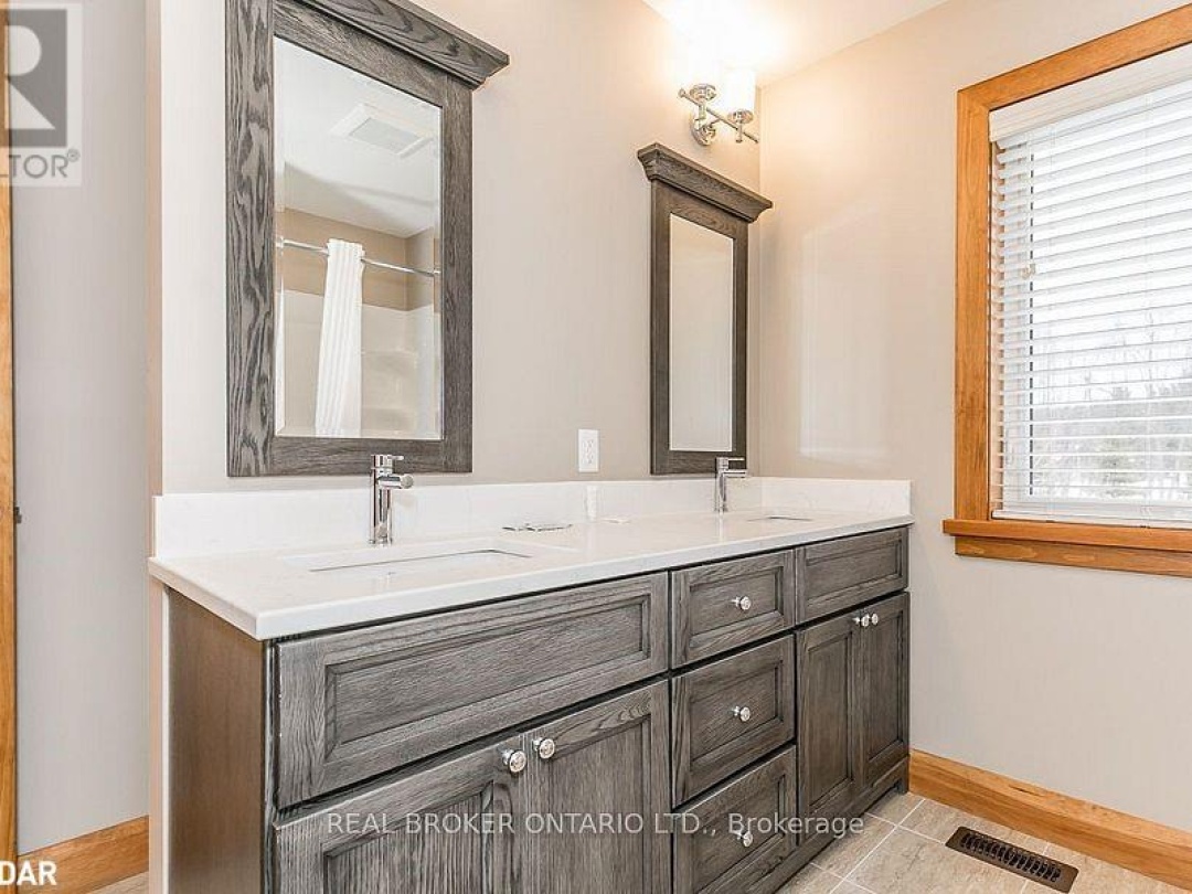 1841 Muskoka Road 118 Road W Unit# 1B, Lake Muskoka