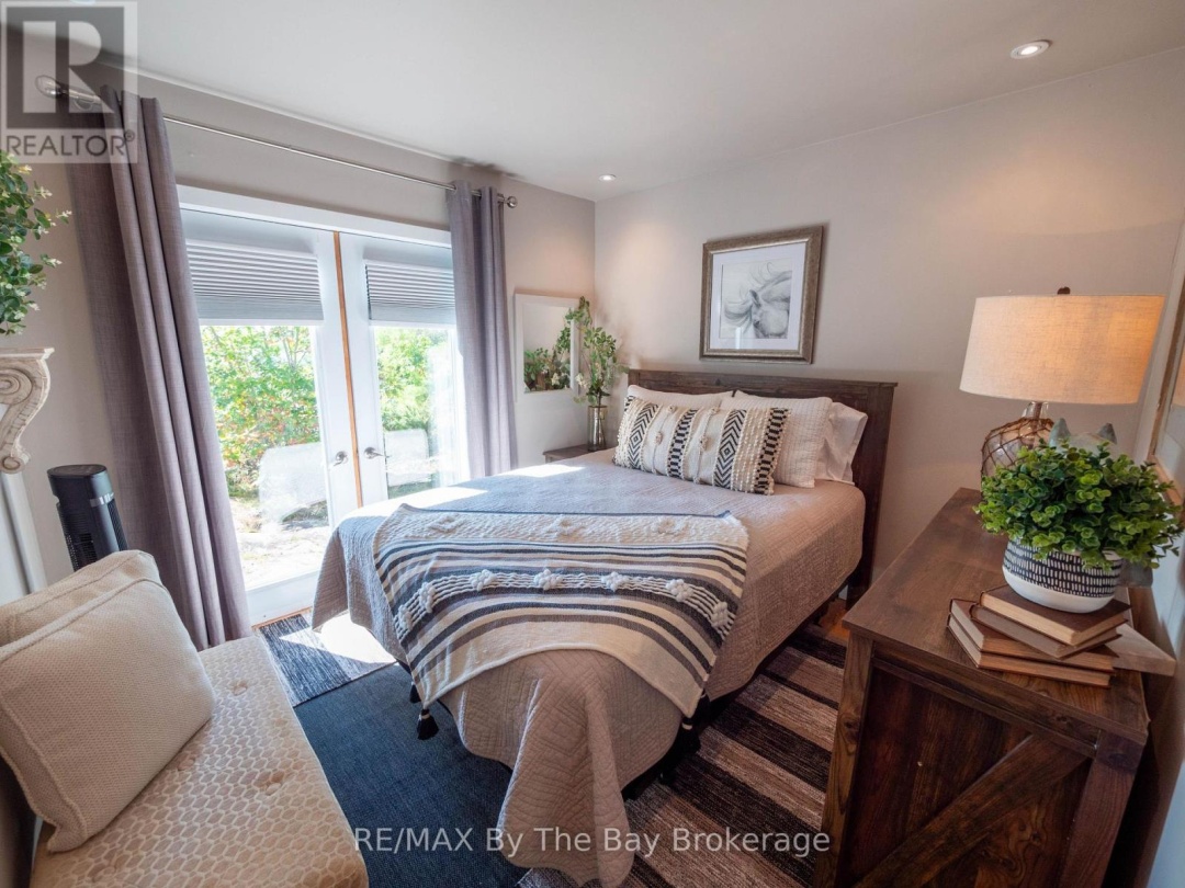4476 ISLAND 1040/LITTLE BEAUSOLEIL ISLAND, 