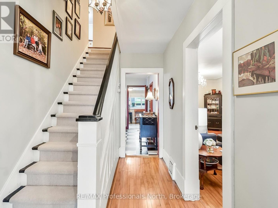 133 MAIN STREET W, 