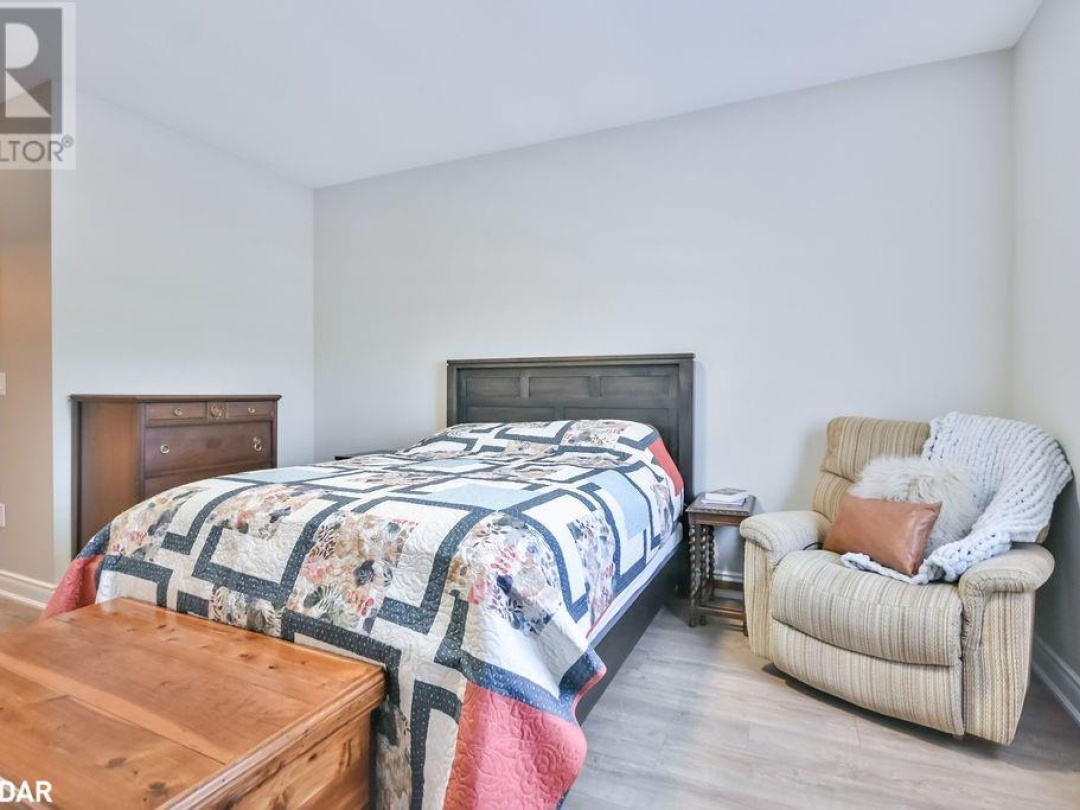 19 LEANNES Way, Orillia