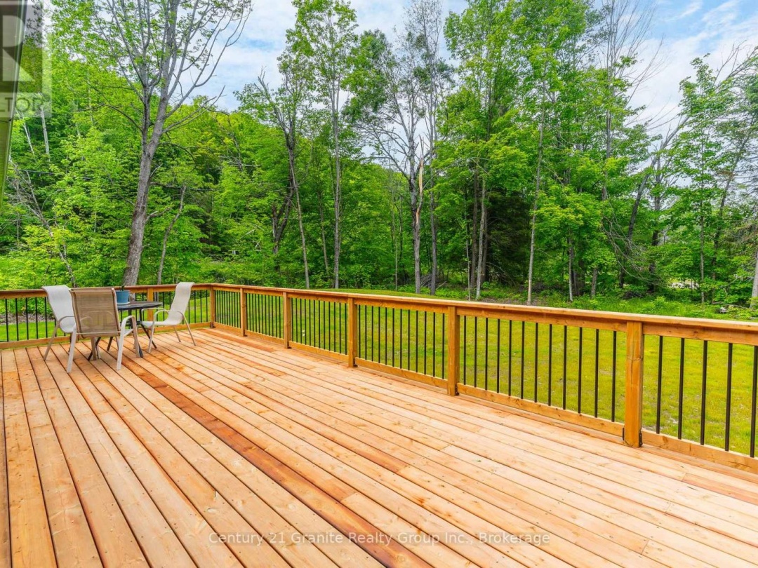1009 HYACINTH ROAD, 