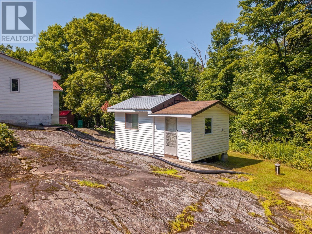 124 PINEWOOD ROAD, 