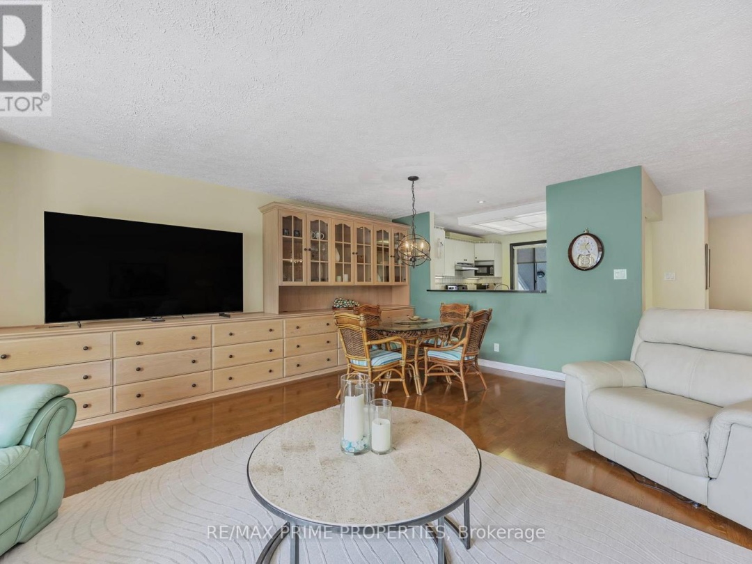 201 - 585 ATHERLEY ROAD, 