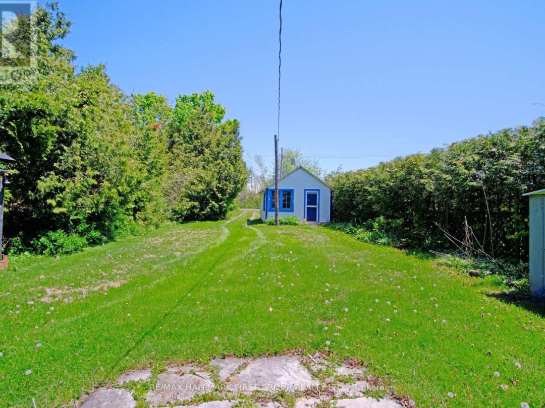 2196 Lakeshore Drive, Lake Simcoe