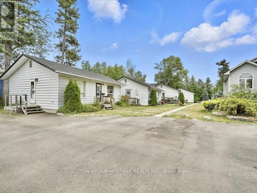 400 FRONT STREET W, 