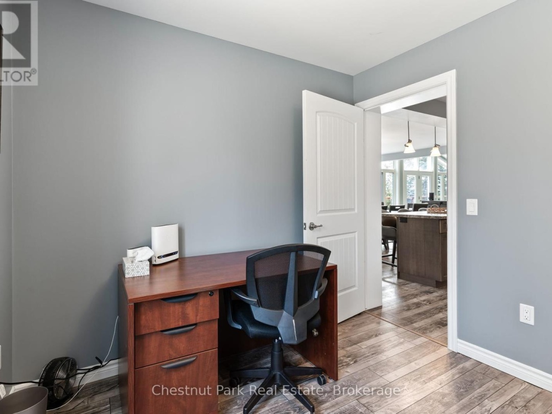 5989 KENNISIS LAKE ROAD, Kennisis Lake