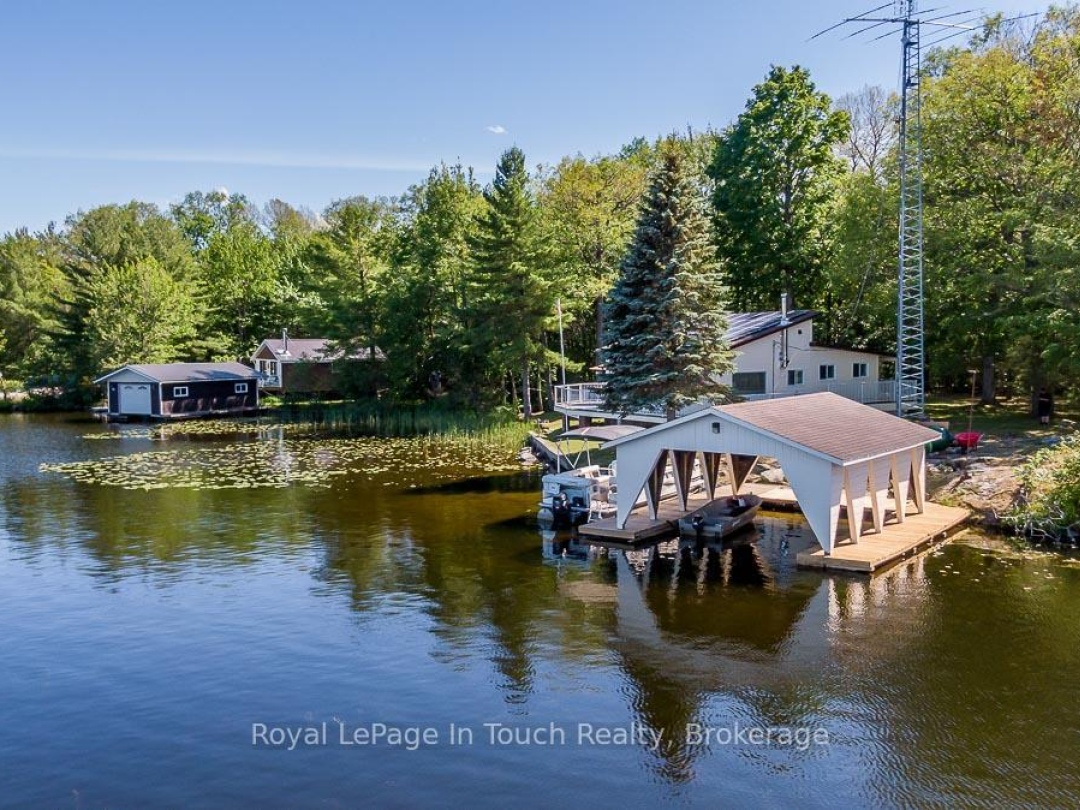 36 Yellowhead Island, Gloucester Pool