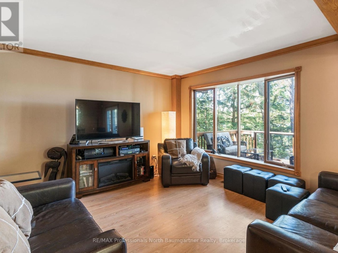 2766 Wilkinson Road, Kennisis Lake