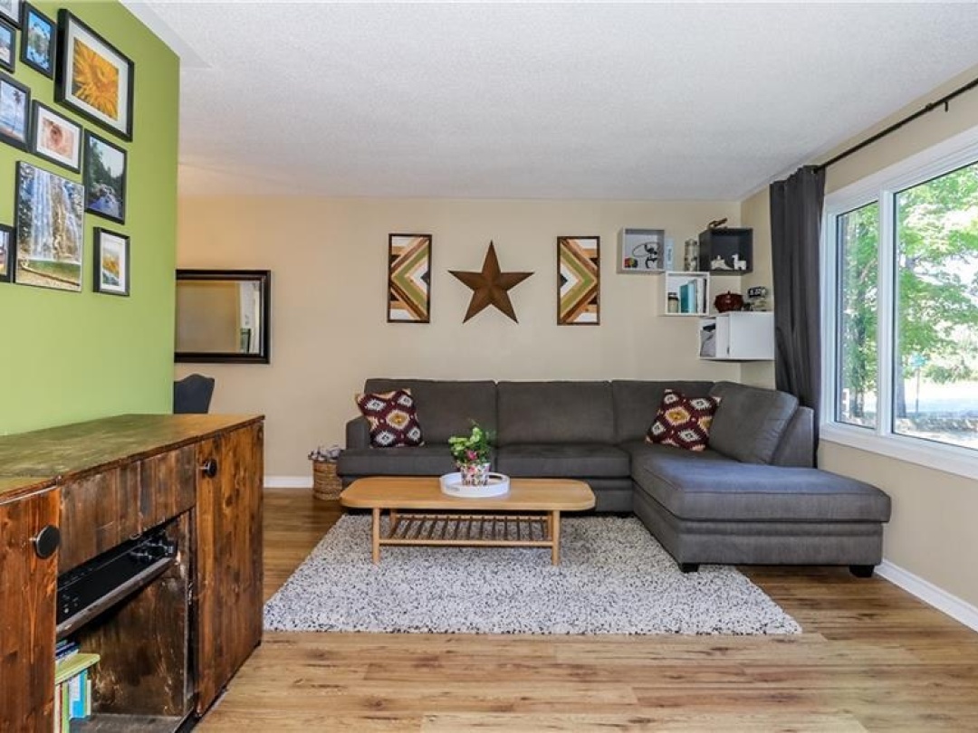1 LAKEVIEW Drive, 