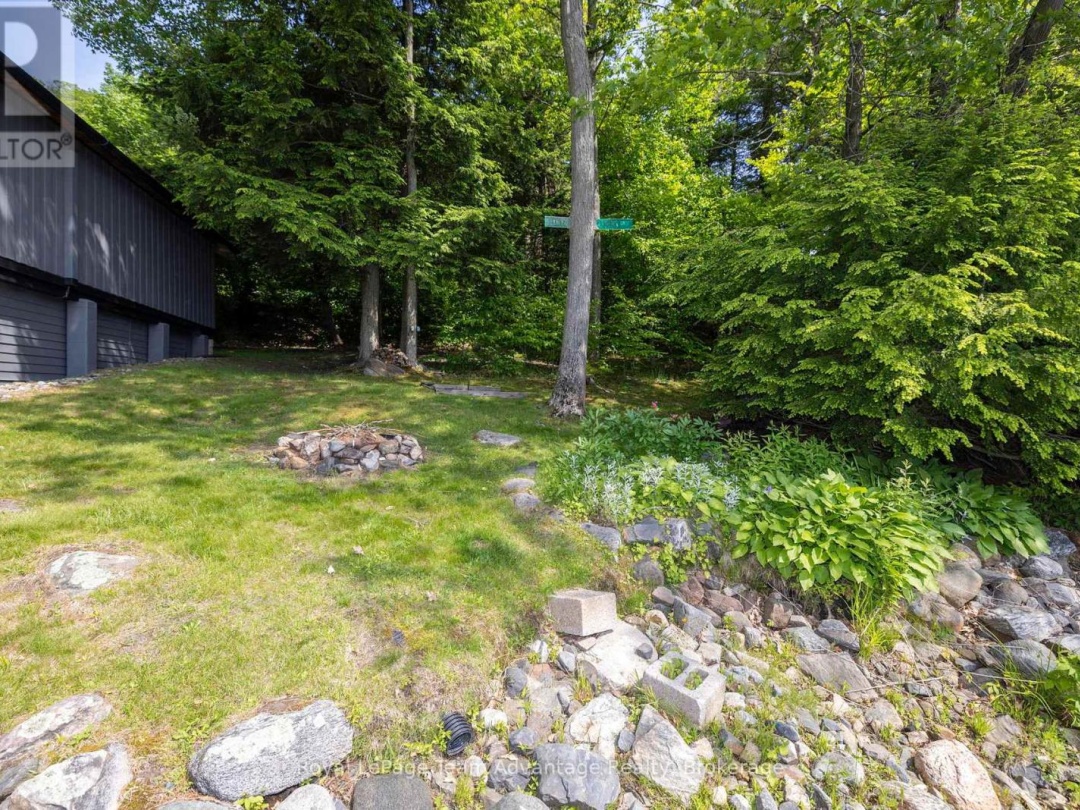 24 B717 ISABELLA ISLAND, 