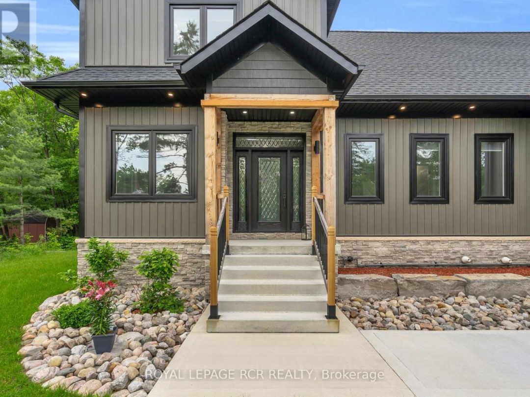 2360 HONEY HARBOUR ROAD, 