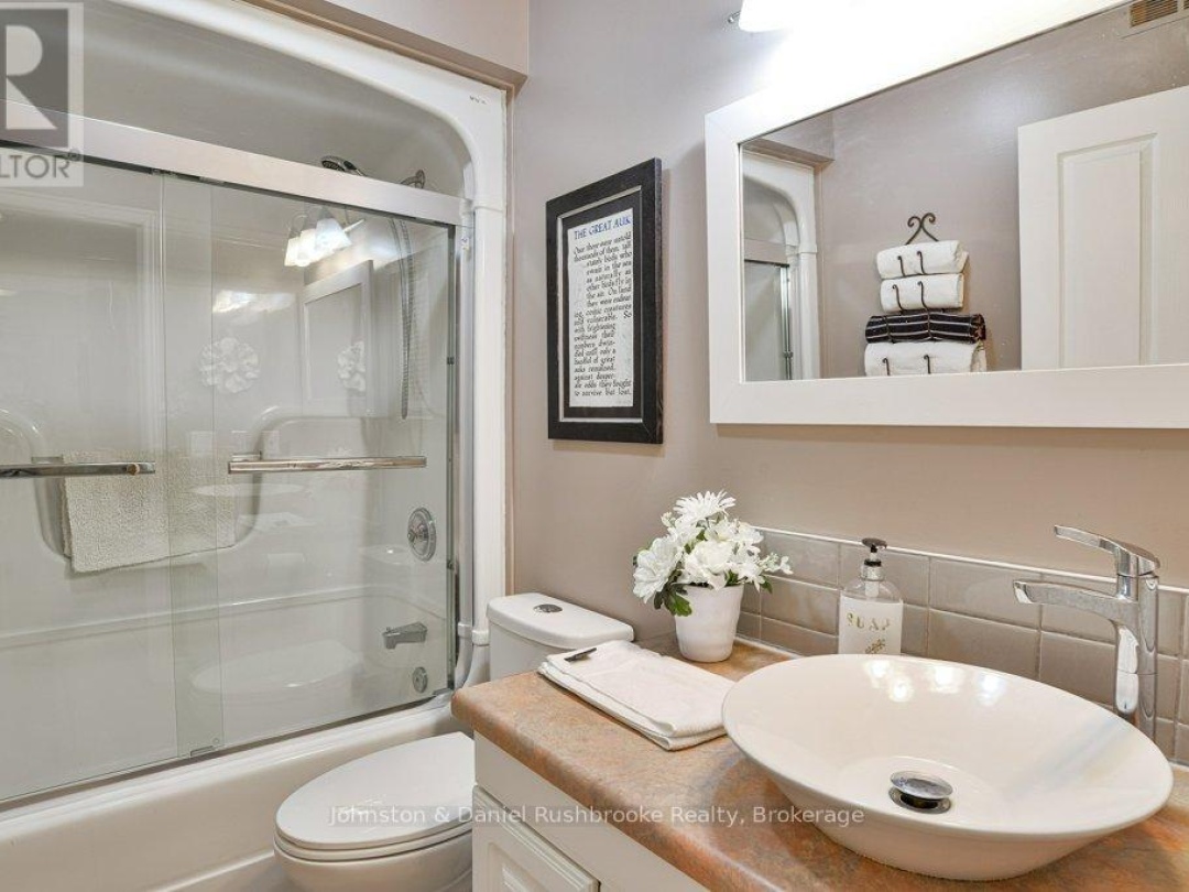 21 PINERIDGE GATE E, 