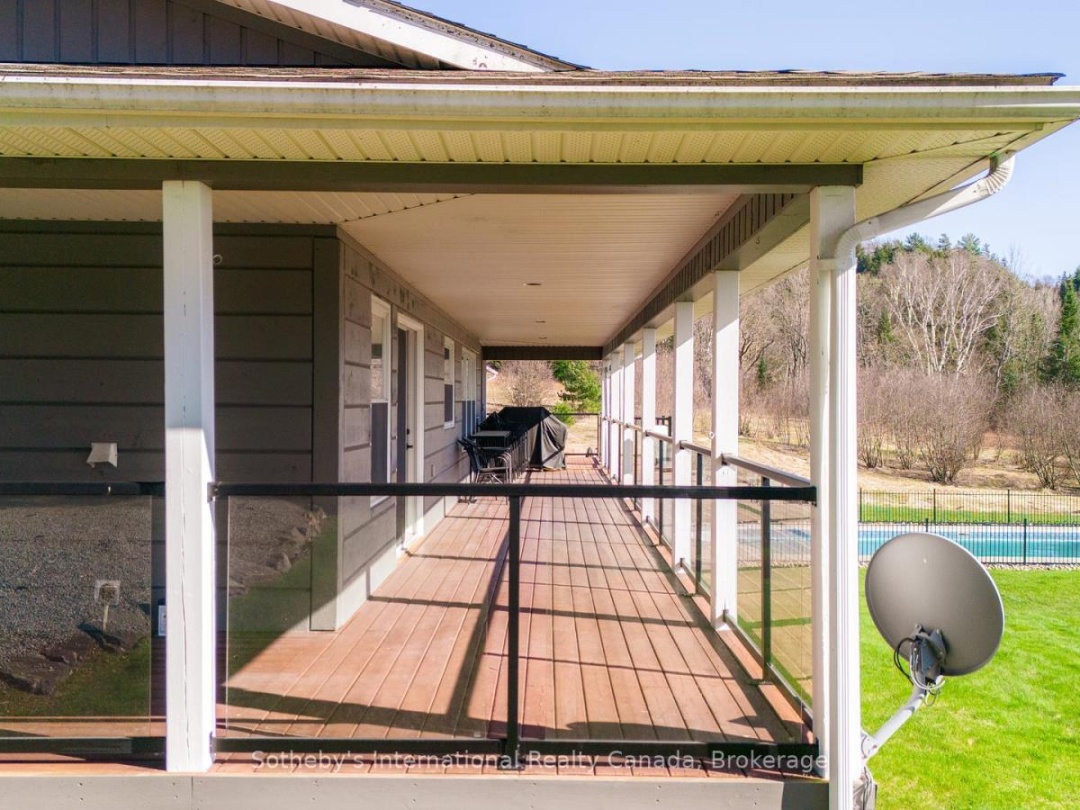 427 West Browns Road E, Weeduck Lake