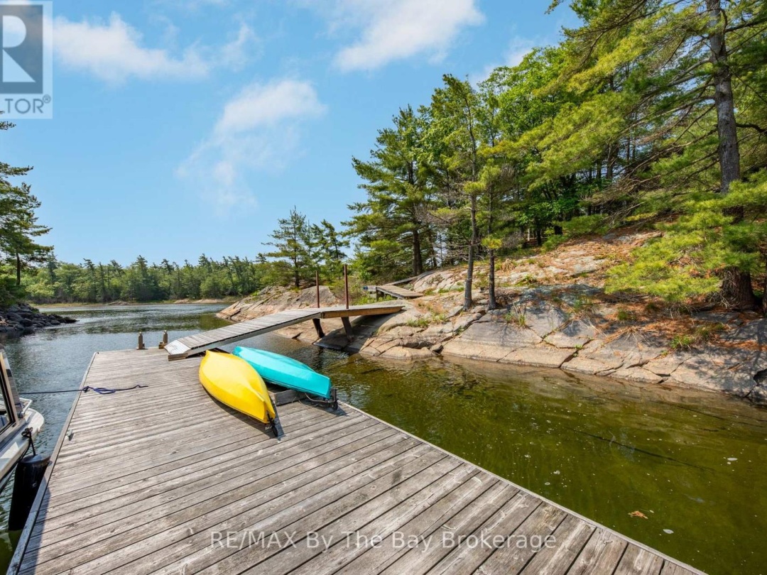 12 IS 3900 GEORGIAN BAY, 