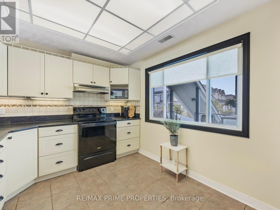 201 - 585 ATHERLEY ROAD, 