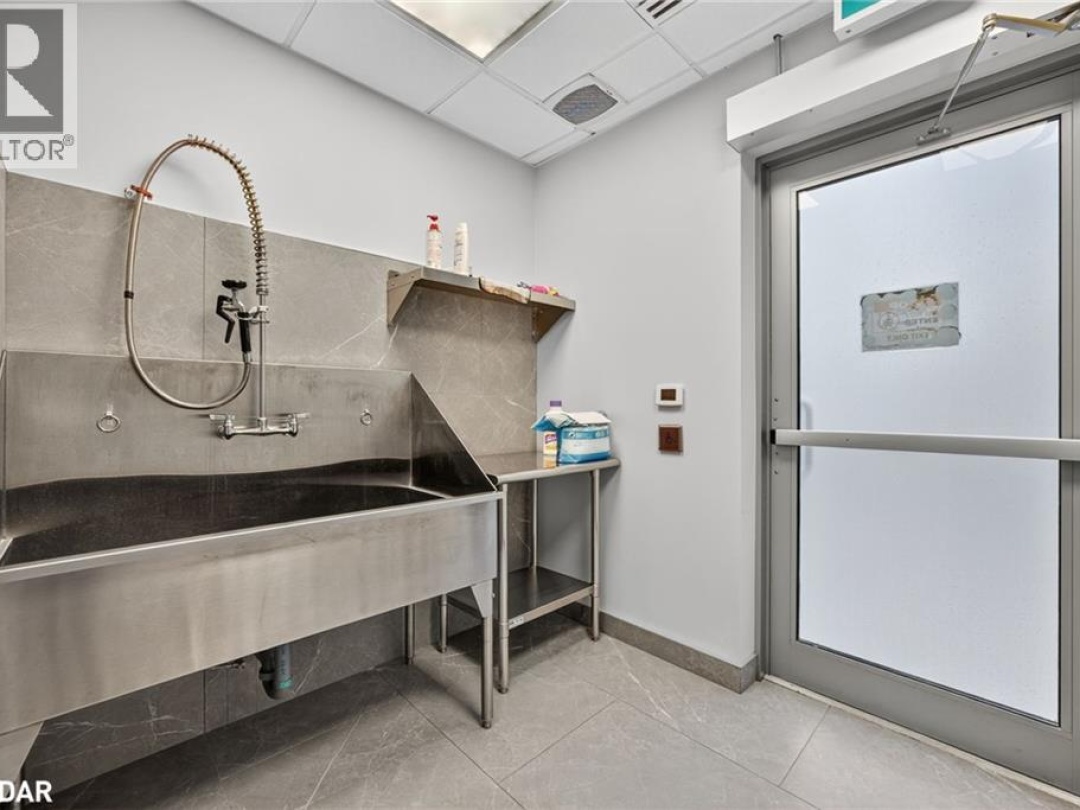 58 LAKESIDE Terrace Unit# 305, 