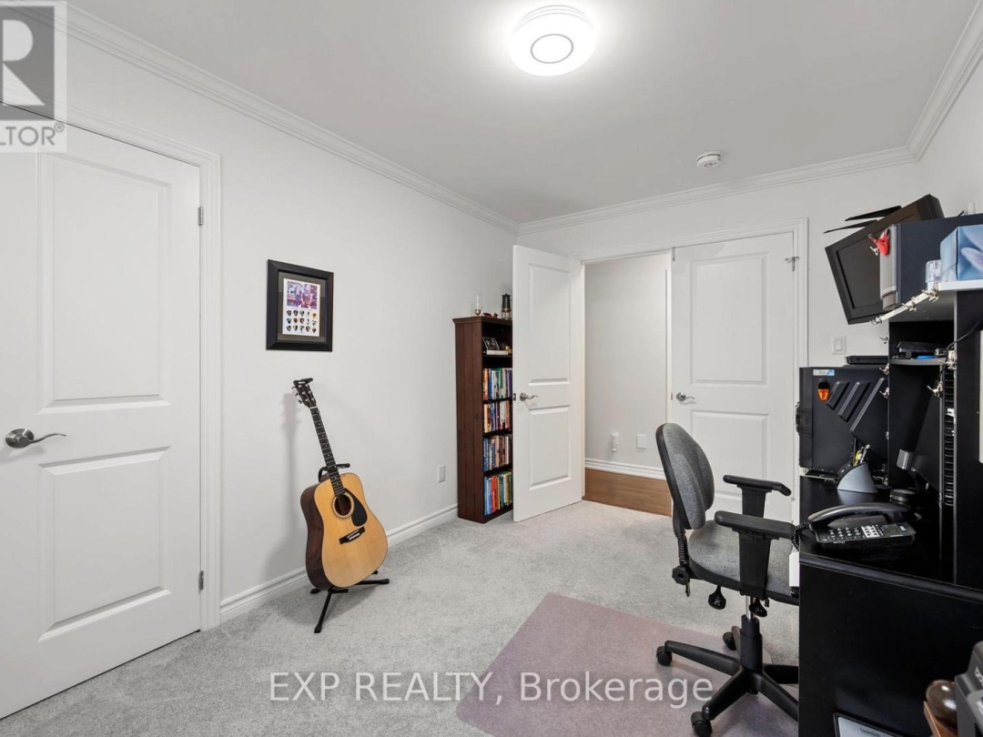 10 SINCLAIR CRESCENT, 