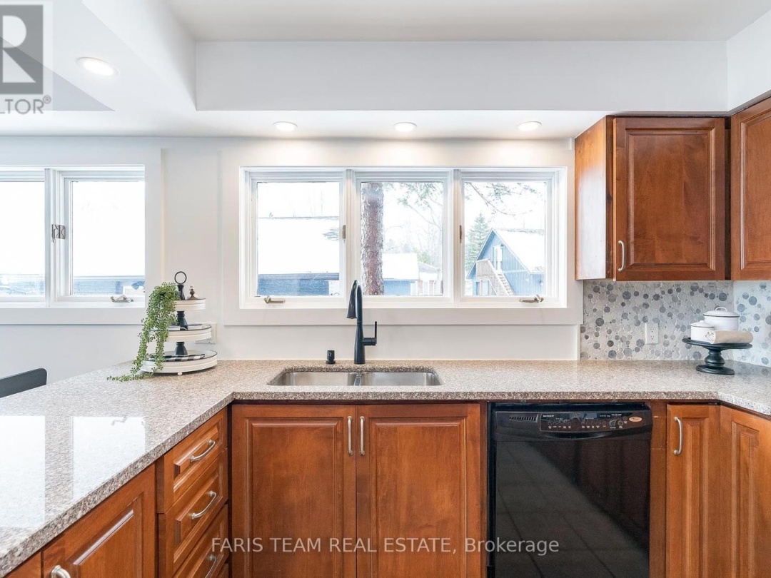 238 Robins Point Road, Georgian Bay