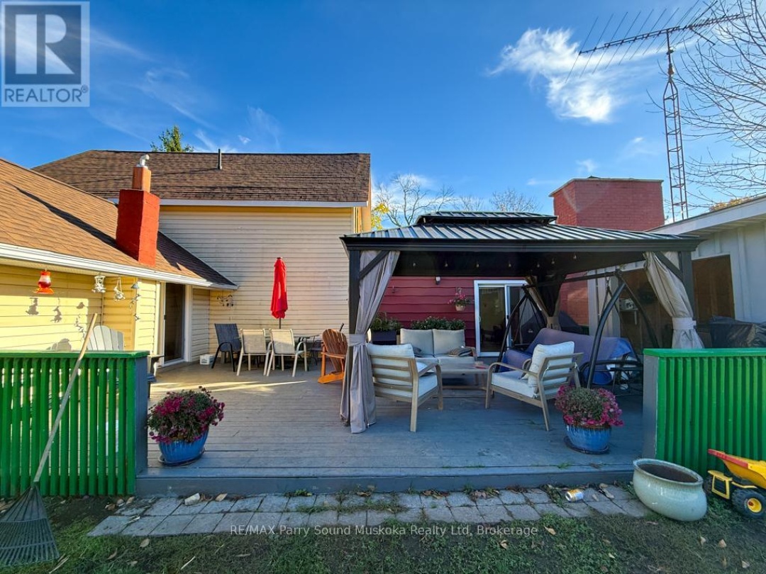 1862 DIVISION ROAD W, 