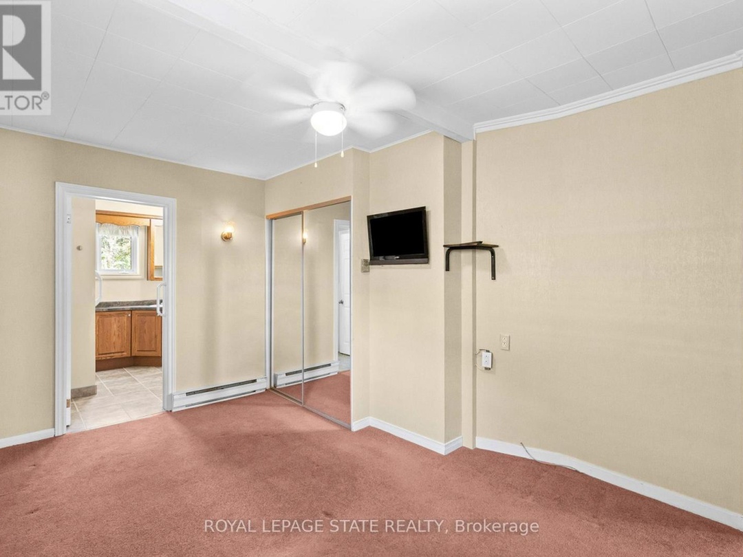 2703 LAKESIDE DRIVE, 