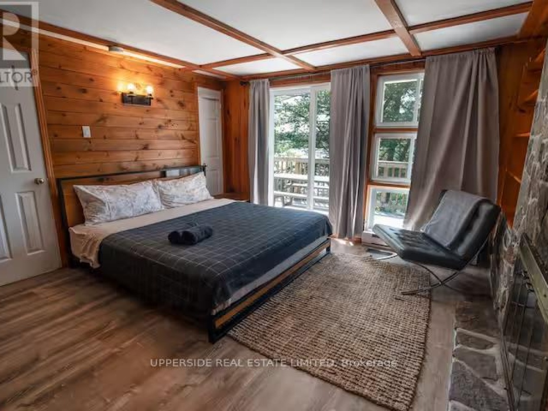 1040 OAK ROAD, Kahshe Lake