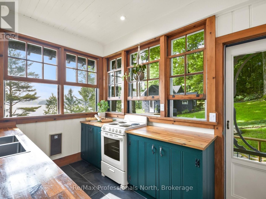 95 PEN LAKE POINT ROAD, 
