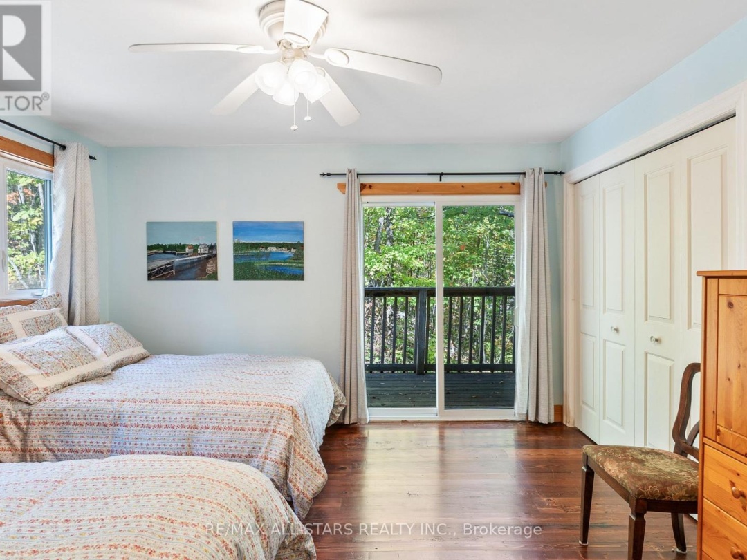 1142 ENGLISH CIRCLE, 