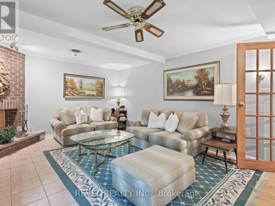99 BOWEN ROAD, 