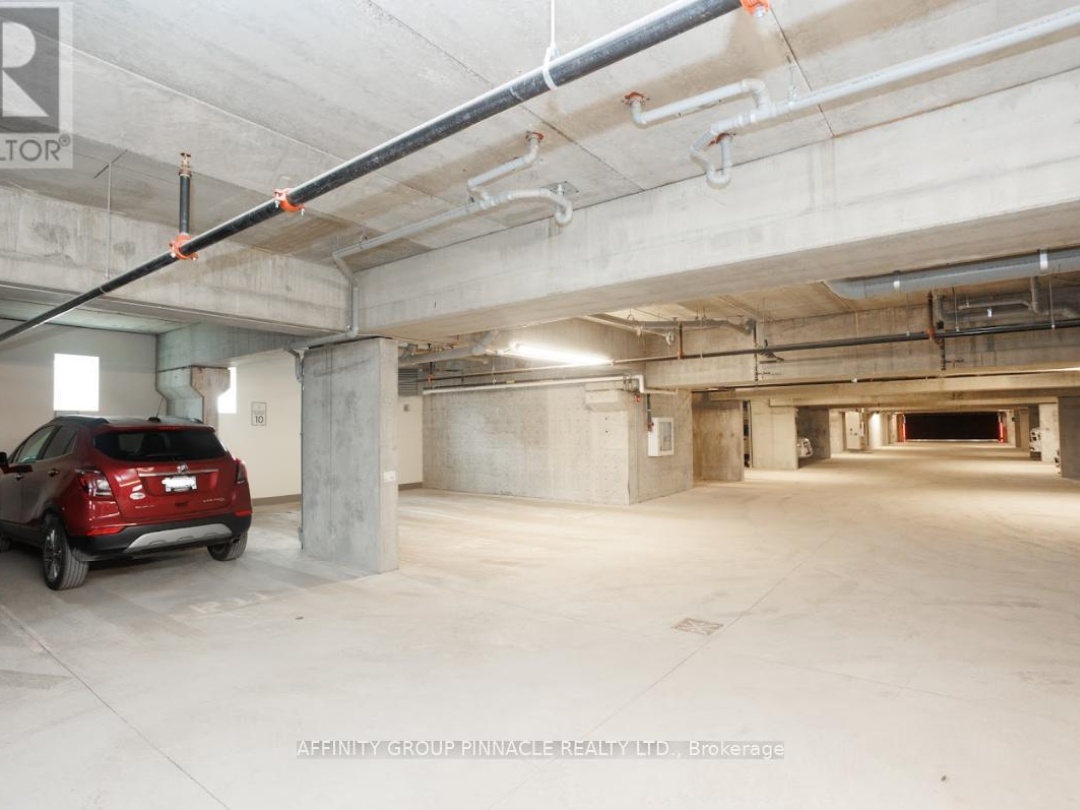 302 - 19A WEST STREET N, 