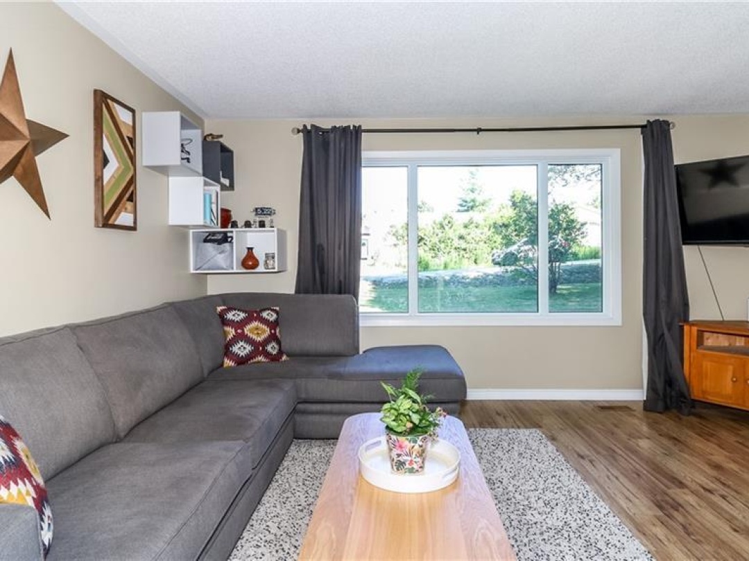 1 LAKEVIEW Drive, 