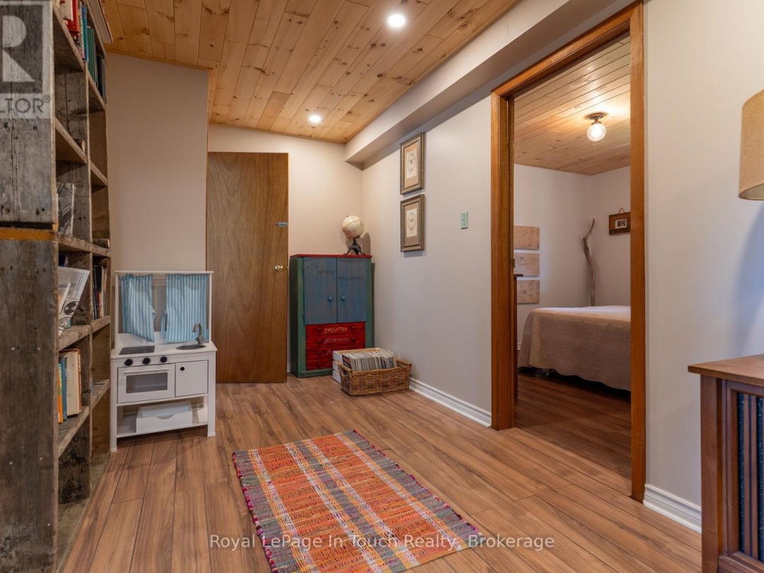 3098 ISLAND 1040, 
