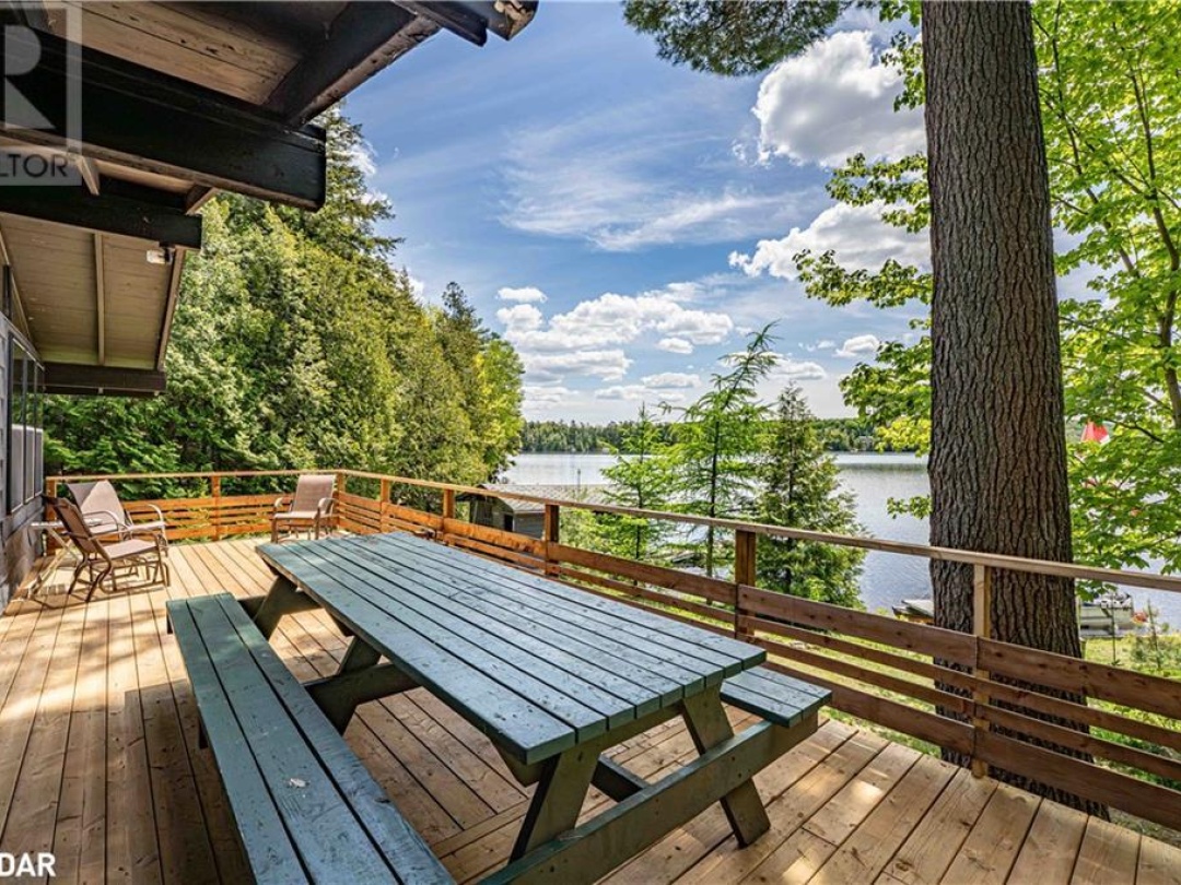 228 Macbeth Island Island, Wood Lake