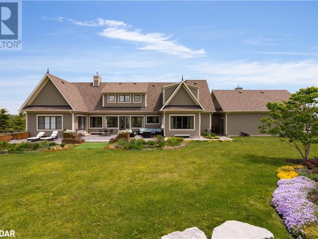 12 THOROUGHBRED Drive, 