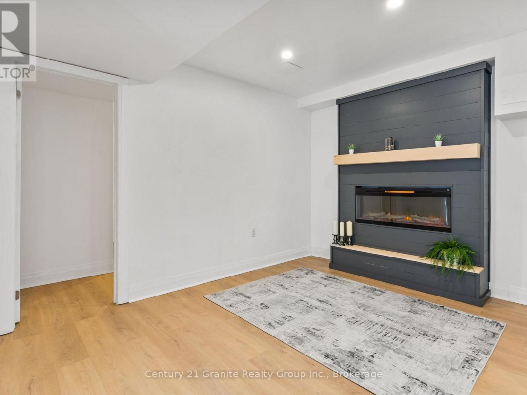 7032 COUNTY ROAD 121, 