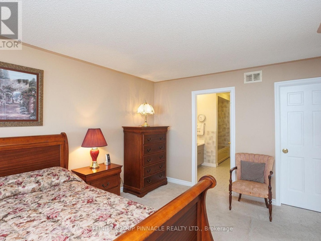 16 B90 Parklawn Boulevard, Lake Simcoe