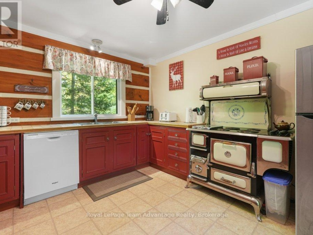 52 LITTLE OTTER LANE, Otter Lake