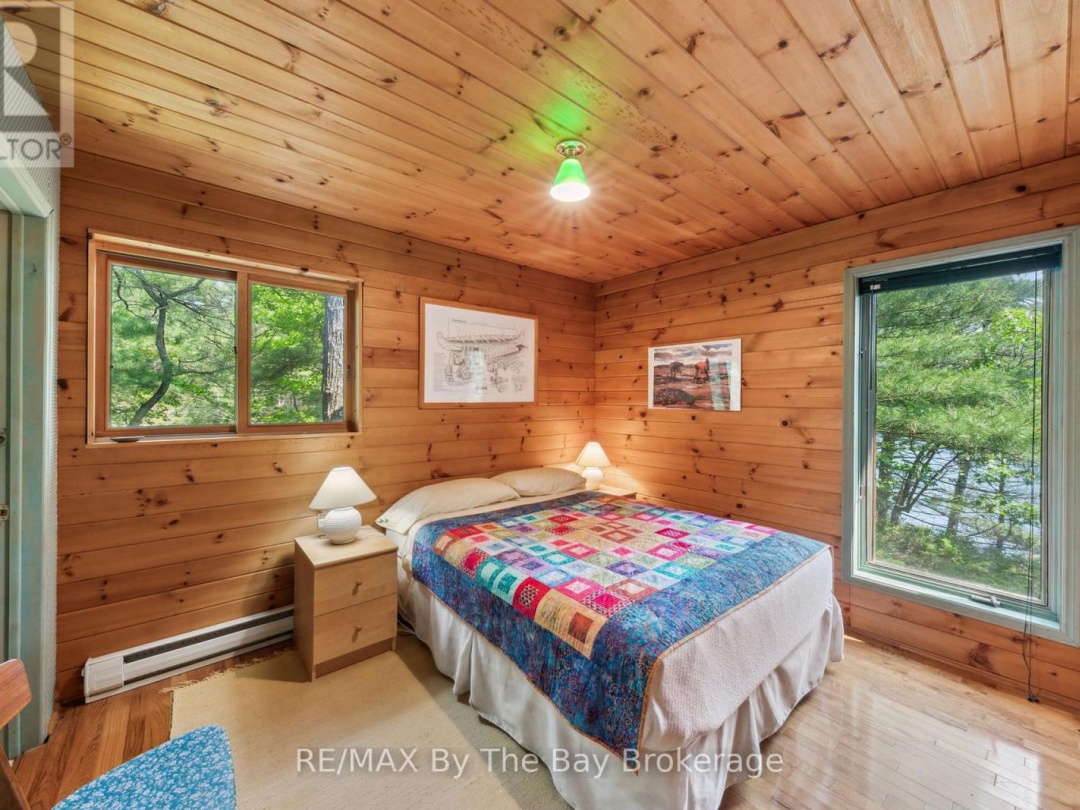 12 IS 3900 GEORGIAN BAY, 