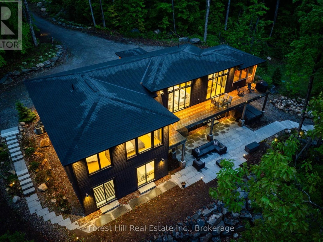 22 Long And Winding Road Road, Silver Lake