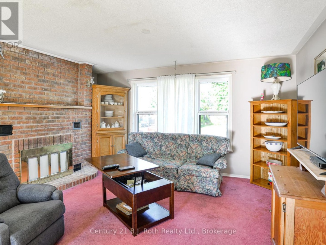 3 VINE STREET, 