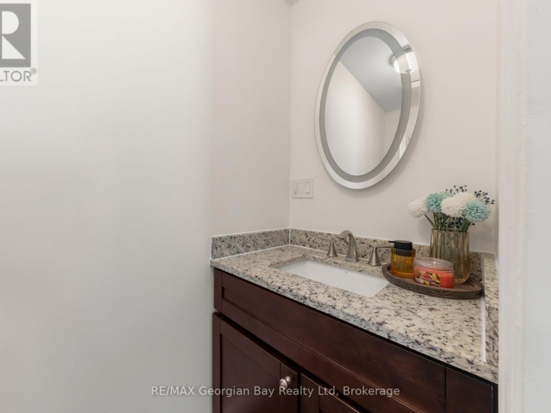 1745 TWIN OAKS CRESCENT, Matchedash 