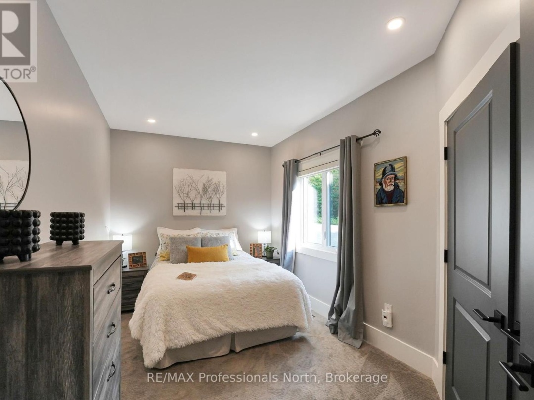 1034 Lone Wolf Crescent, Percy Lake