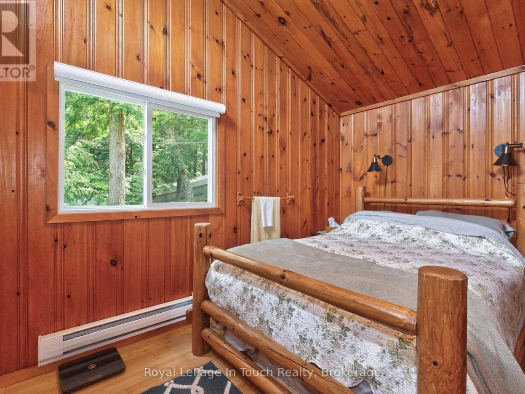 4 IS 270 GEORGIAN BAY ISLAND, 