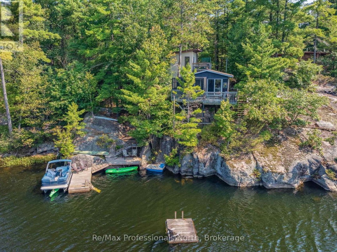 1118 Tomingas Road, Sunny Lake