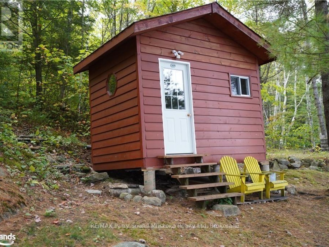 121 Healey, Healey Lake