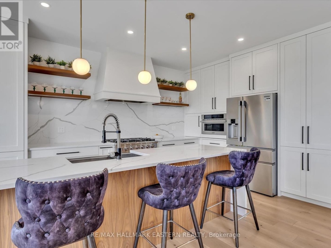 35 LAKEVIEW CRESCENT, 