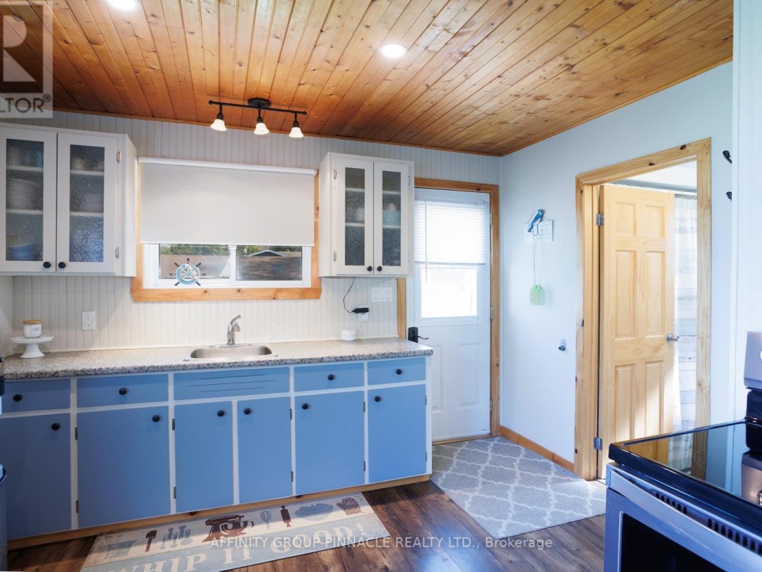 12 GILLIS STREET, Sturgeon Lake